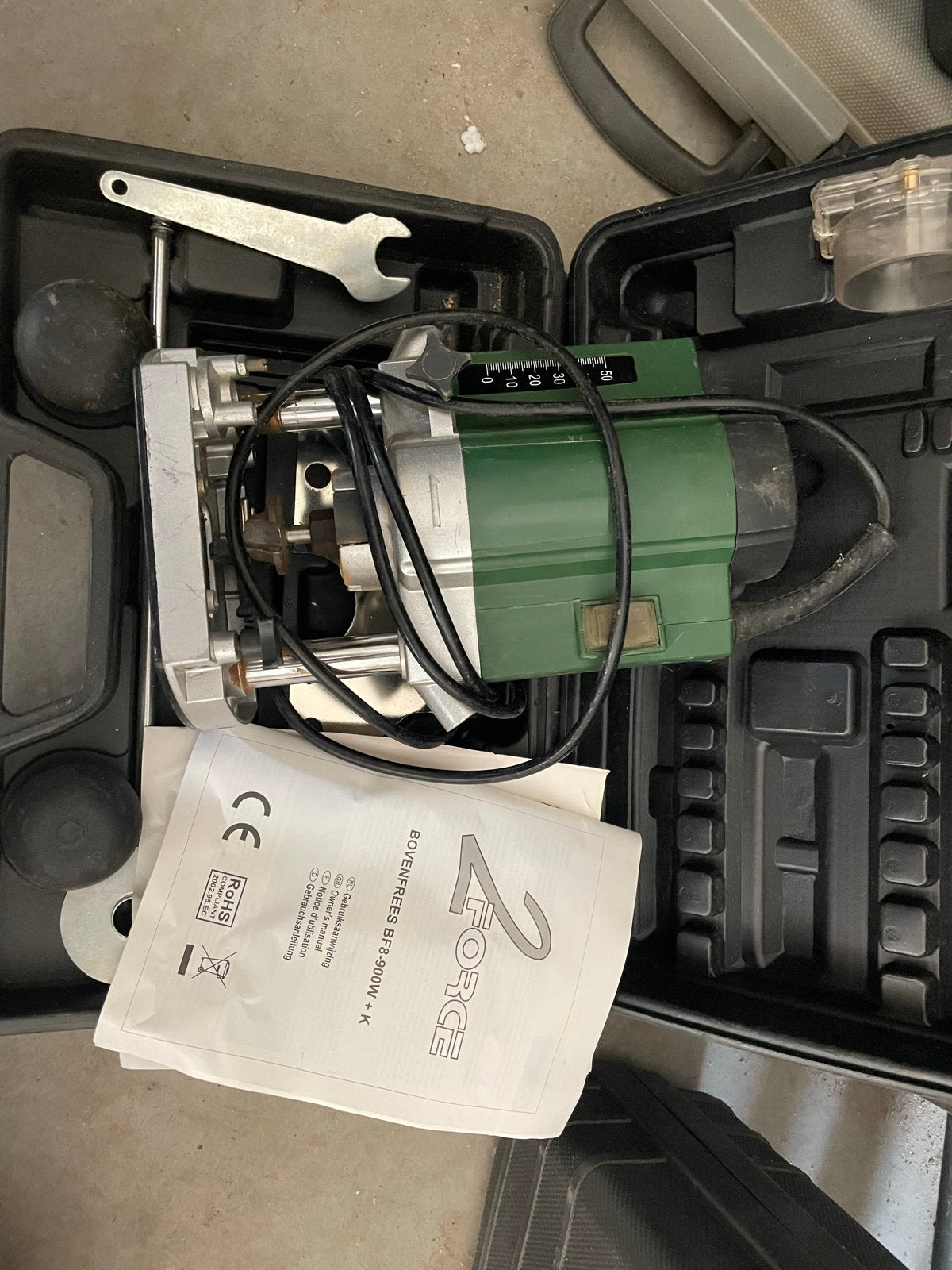 2Force Bovenfrees BF8-900W+K - Zo goed als nieuw, Doe-het-zelf en Verbouw, Gereedschap | Freesmachines, Ophalen, Zo goed als nieuw