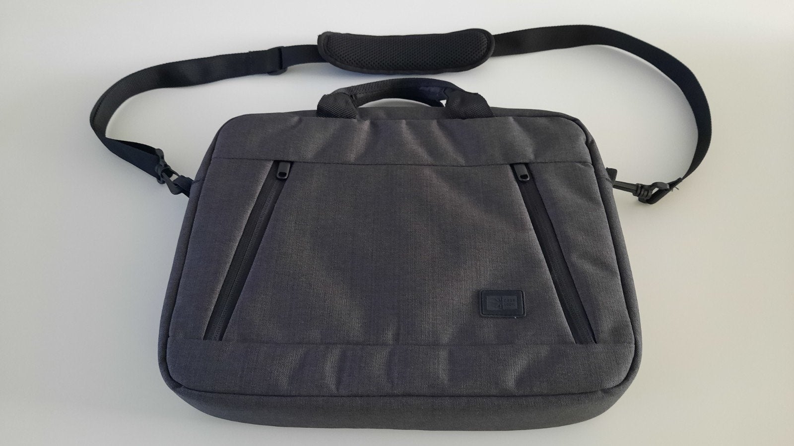 Nieuwe Case Logic Laptoptas - Grijs (35x30x6 cm), Grijs, Nieuw, Gevoerd laptopvak, Ophalen of Verzenden