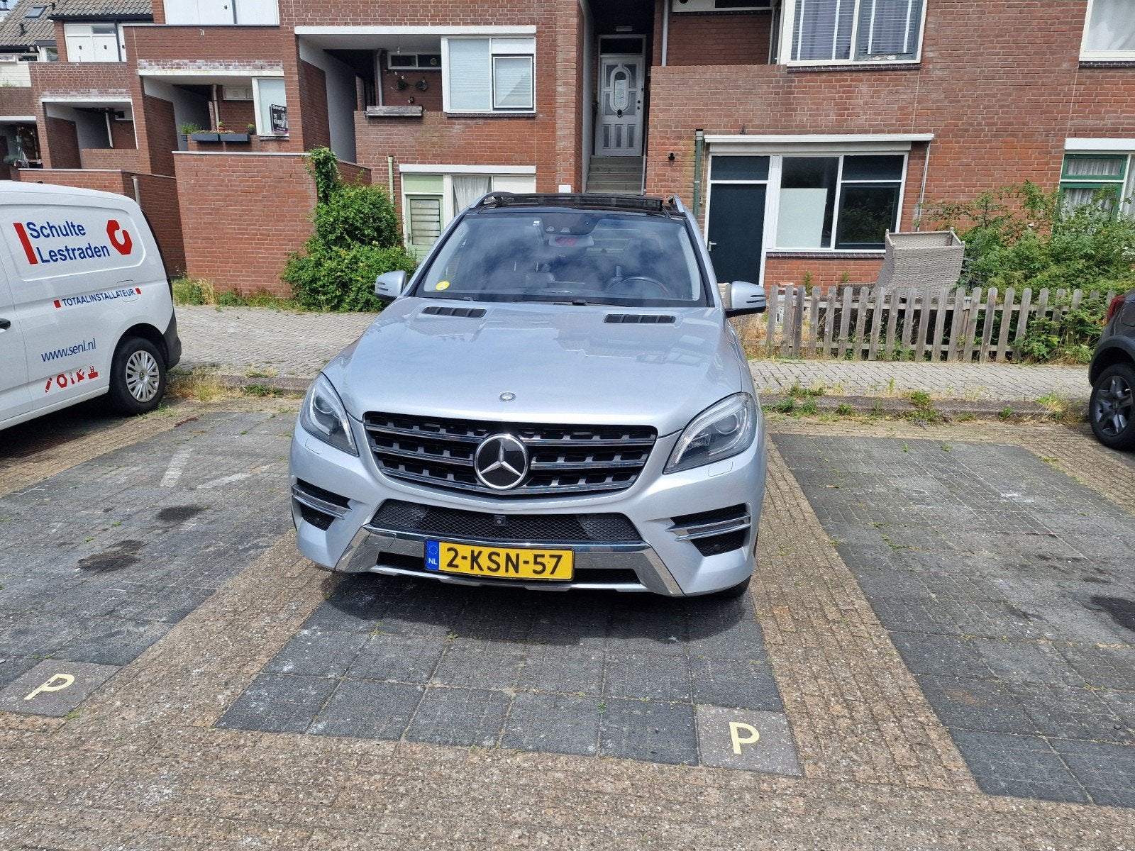 Mercedes-Benz ML 350 BlueTEC 4MATIC | EURO 6 | FULL OPTIONS, Auto's, Mercedes-Benz, Automaat, Parkeerassistent, 258 pk, 255 €/maand
