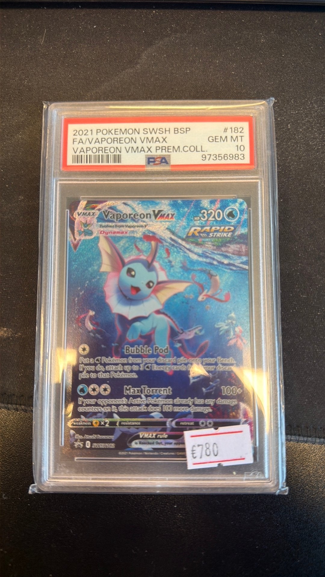 Vaporeon VMAX #182 PSA 10, Ophalen of Verzenden, Zo goed als nieuw