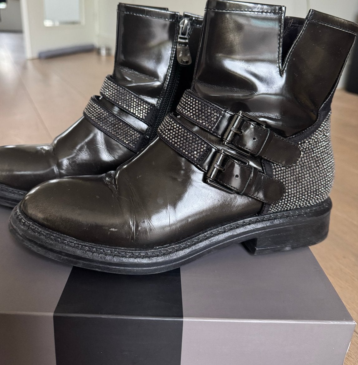 Elvio Zanon laarzen maat 39 met studs, Kleding | Dames, Schoenen, Ophalen, Zo goed als nieuw, Zwart, Lage of Enkellaarzen