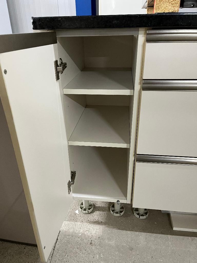 Keuken Compleet met APP 120Keukens op voorraad Nr. 2920, Ophalen of Verzenden, Zo goed als nieuw, Hoekkeuken, Met kookeiland