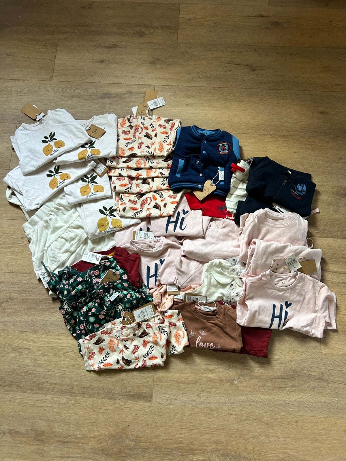 Partij babykleding 37 stuks Frogs and Dogs, Kinderen en Baby's, Babykleding | Baby-kledingpakketten, Ophalen of Verzenden, Zo goed als nieuw