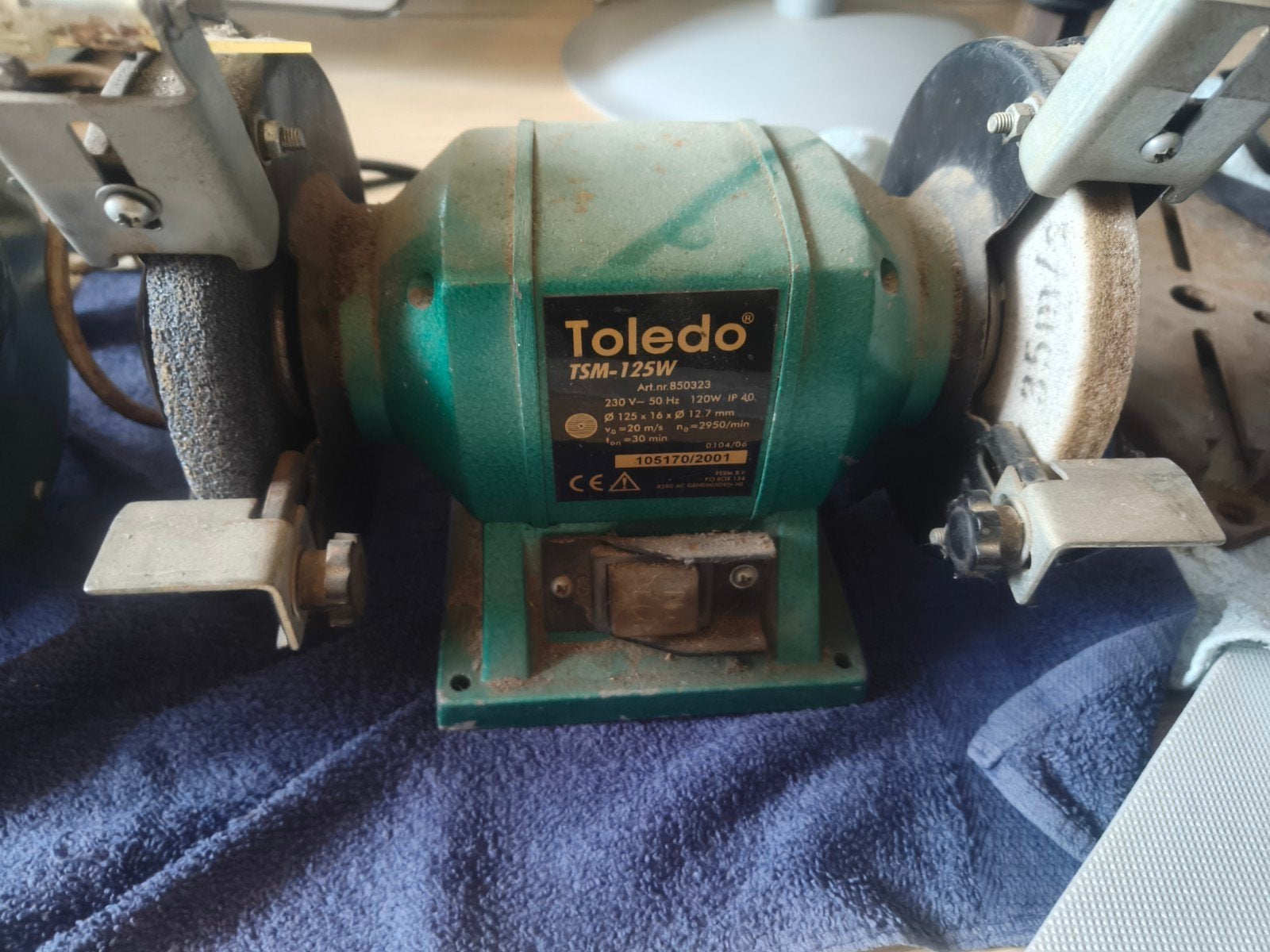 Toledo TSM-125W & Ferm Werkbank Slijpmachine 150, Doe-het-zelf en Verbouw, Gereedschap | Slijpmachines, Ophalen, Gebruikt, Minder dan 700 watt