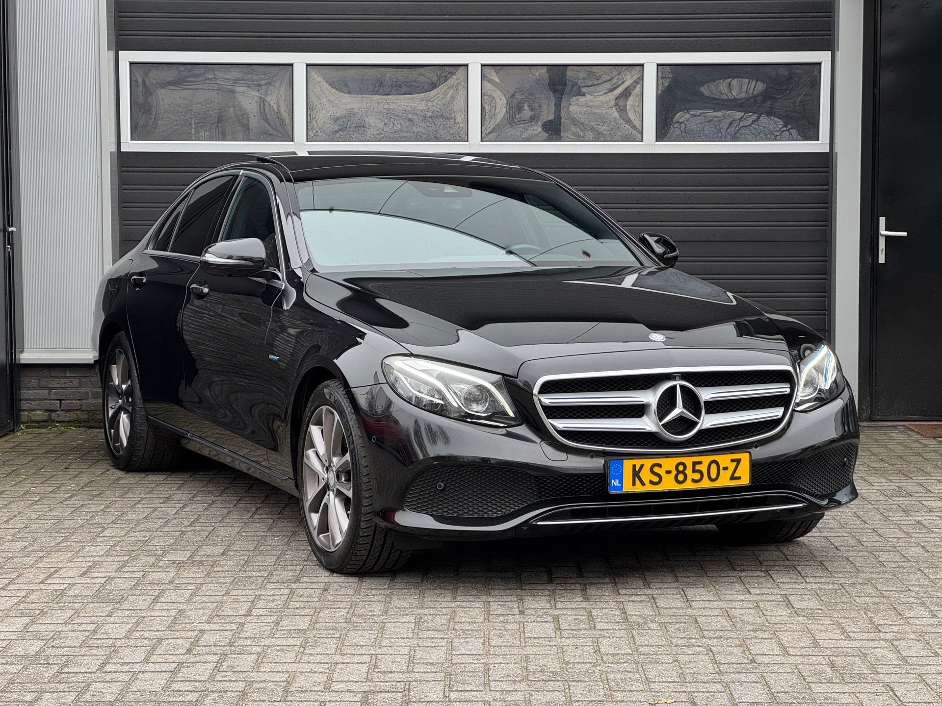 Mercedes-Benz E-klasse 350 e Lease Edition Prestige PlusPano, Auto's, Mercedes-Benz, Automaat, Achterwielaandrijving, Gebruikt