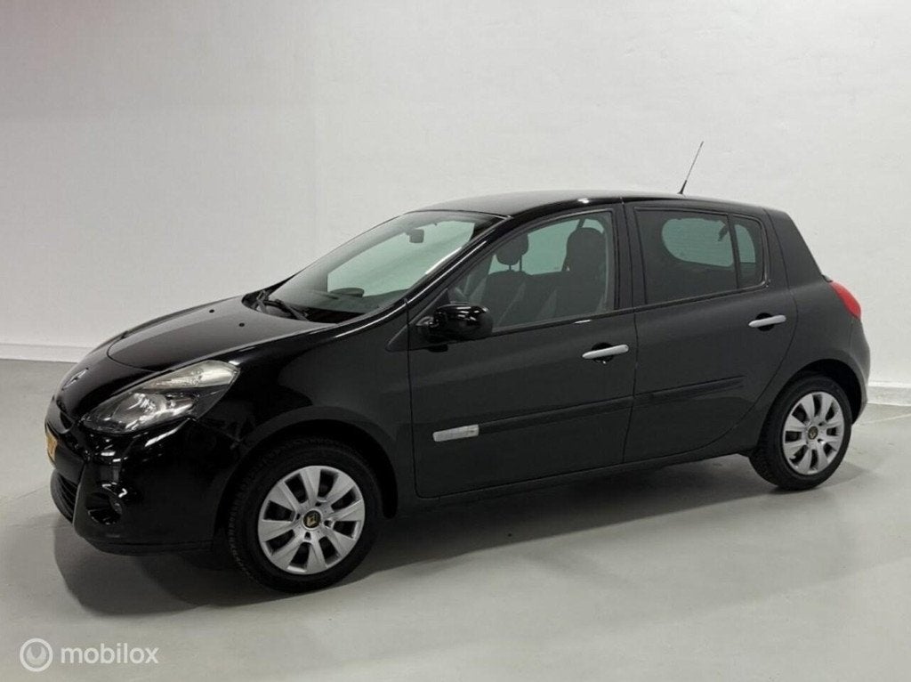Renault Clio 1.2 Authentique | AIRCO | STUURBEKRACHTIGING, Voorwielaandrijving, Euro 5, Gebruikt, 4 cilinders