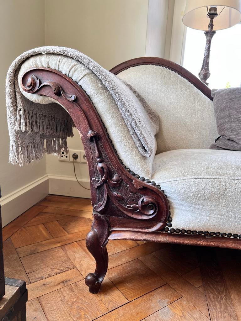 Antieke chaise longue met houtsnijwerk en lichte schade, Ophalen