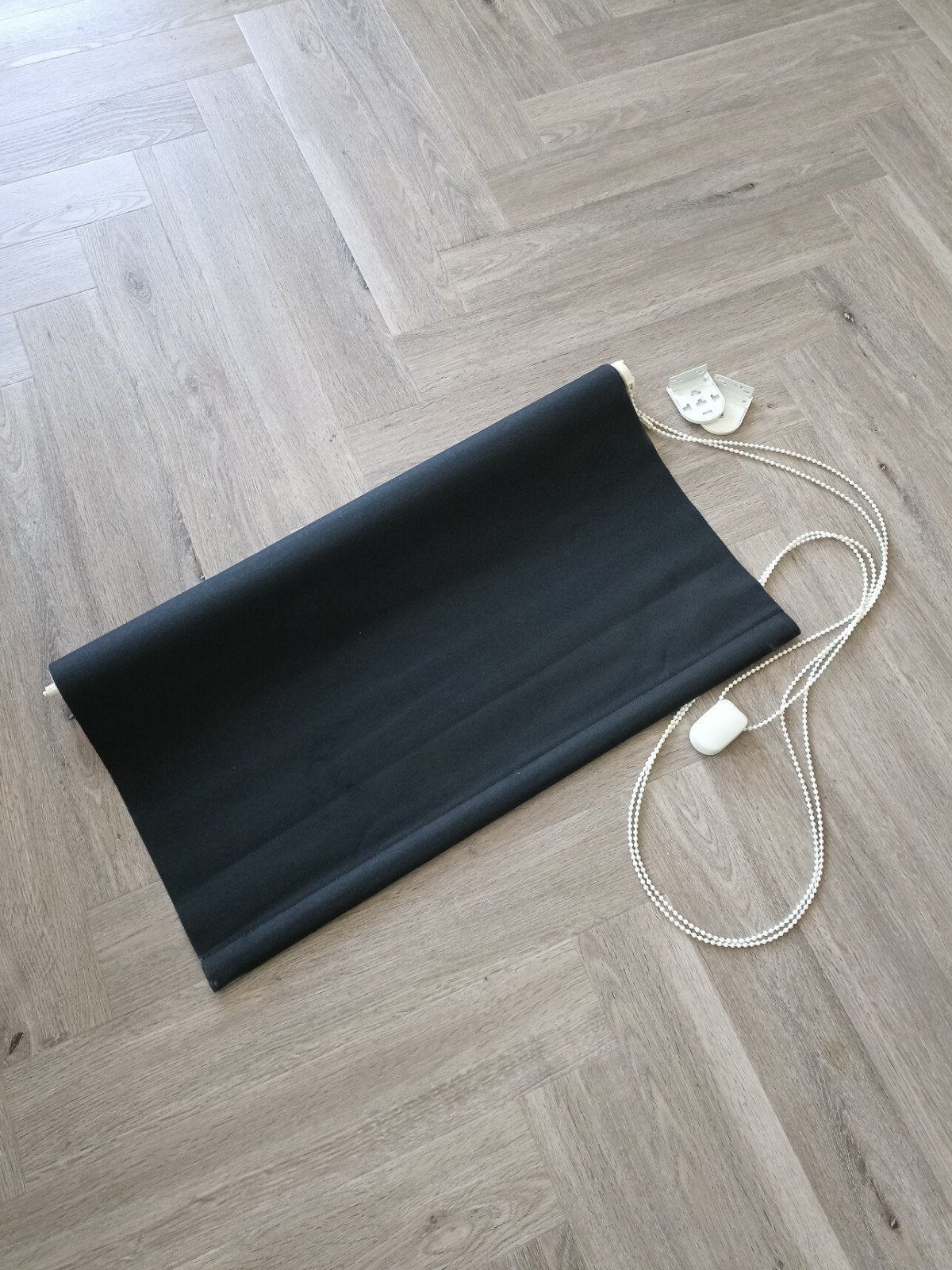 Zwart verduisterend rolgordijn 185 cm lang x68 cm breed, Ophalen, Rolgordijn, Verduisterend, Zwart