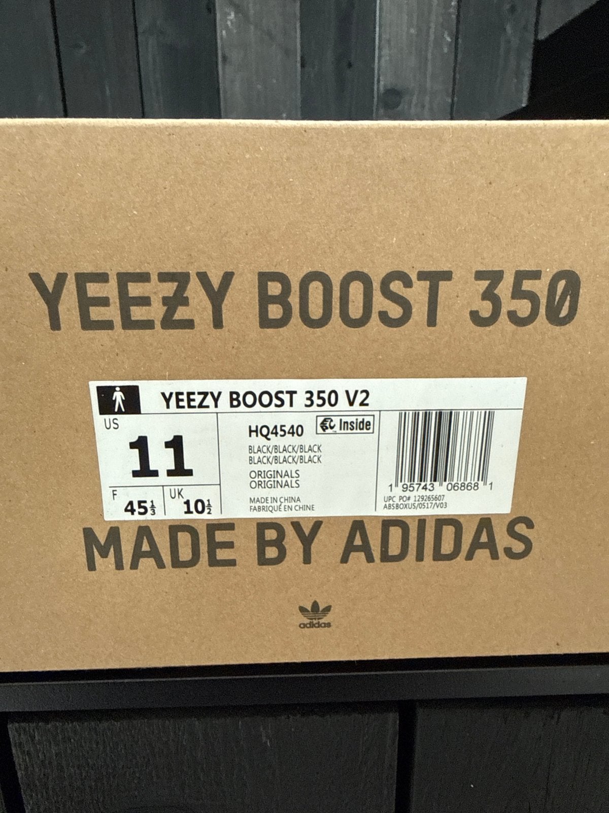 Adidas Yeezy Boost 350 V2 HQ4540 - Maat 45 1/3, Kleding | Heren, Ophalen of Verzenden, Nieuw, Zwart, Sneakers of Gympen
