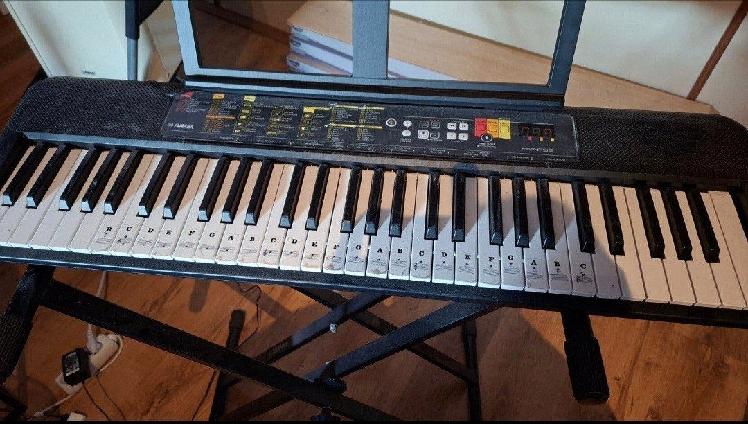 yamaha keyboard, Muziek en Instrumenten, Ophalen, 61 toetsen, Yamaha, Met standaard
