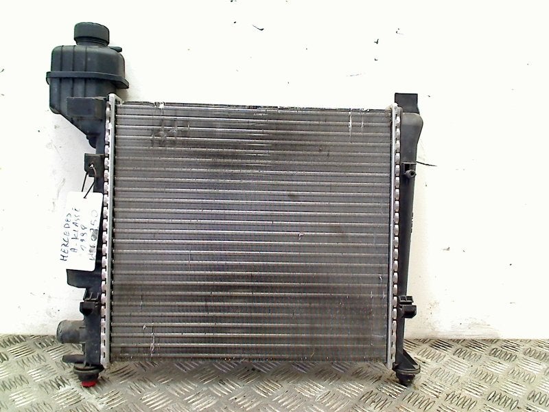 Radiateur Mercedes-Benz A (W168) (1997-07/2004-08), Gebruikt, Mercedes-Benz AG, Mercedes-Benz, Mercedesstraße 120, Stuttgart 70372, , Duitsland