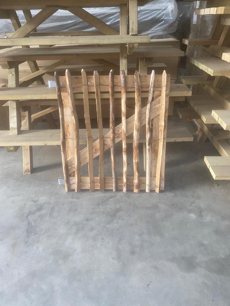 Robuuste Kastanje looppoort bezet met Kastanje hekwerk, Tuin en Terras, Ophalen, Met poort, Nieuw, Tuinhek