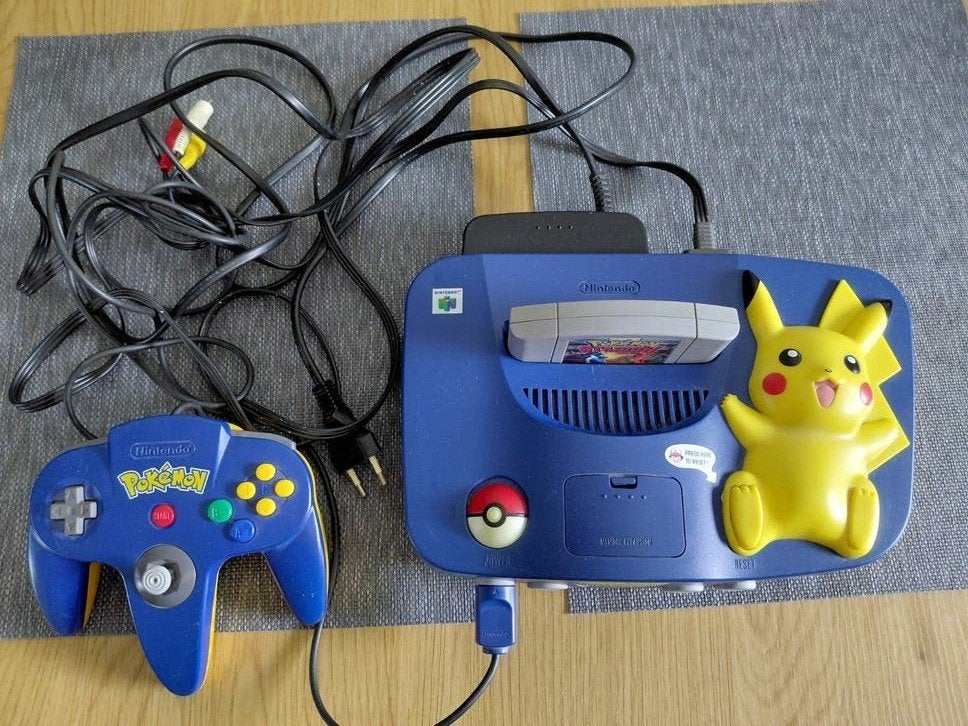 Nintendo 64 Pikachu Edition met Pokémon Stadium, Ophalen, Gebruikt, 1 speler, Role Playing Game (Rpg)