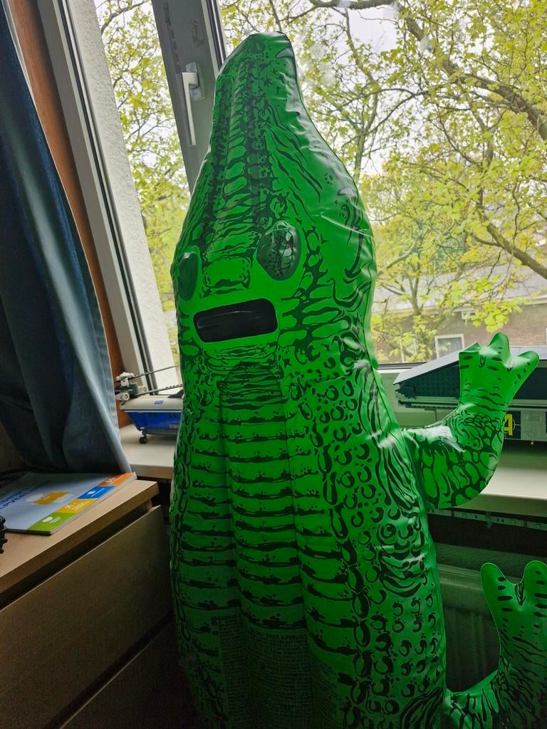 Opblaasbaar speelgoed: Groene krokodil en surfplank, Kinderen en Baby's, Speelgoed | Buiten | Opblaasfiguren, Ophalen of Verzenden