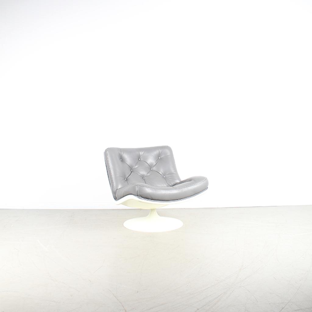 1x Artifort F976 Fauteuil Grijs Leer – Wit