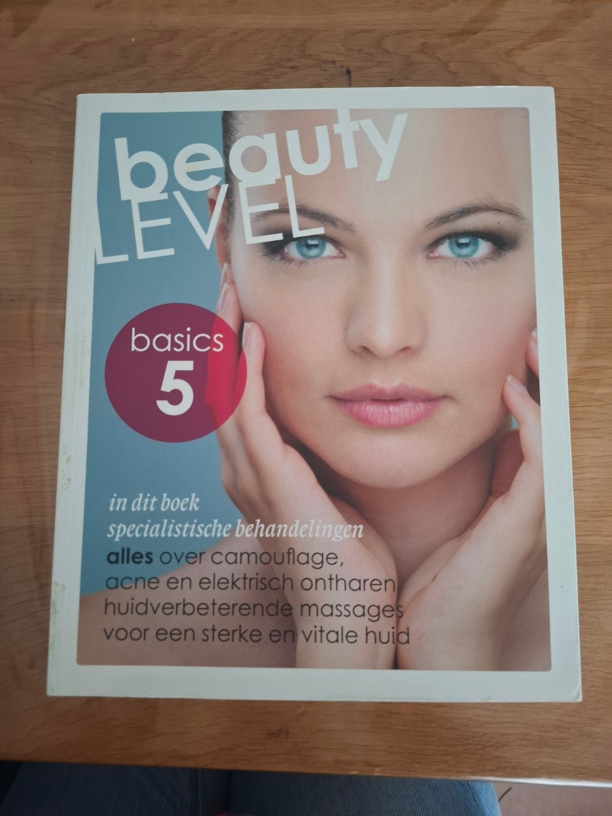 Beauty Level Basics 5 - Huidverbetering, Ophalen of Verzenden, Gelezen, Overige typen