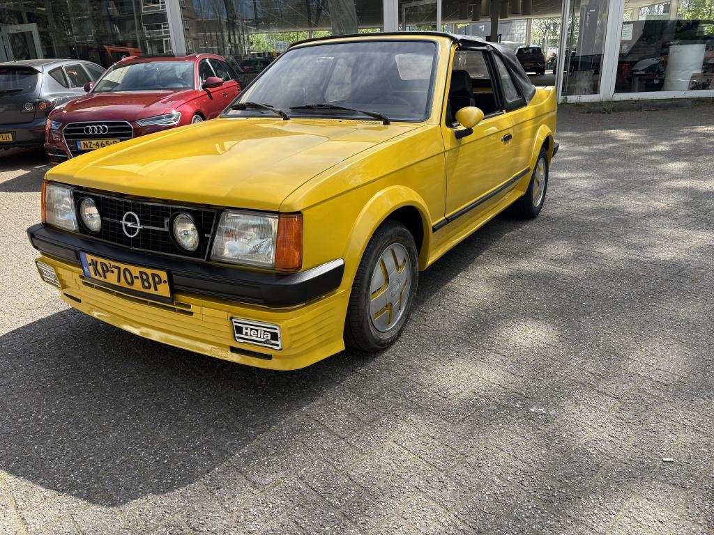 Opel Kadett Cabrio 16S (bj 1984), Cabriolet, Open dak, Bedrijf, 90 pk