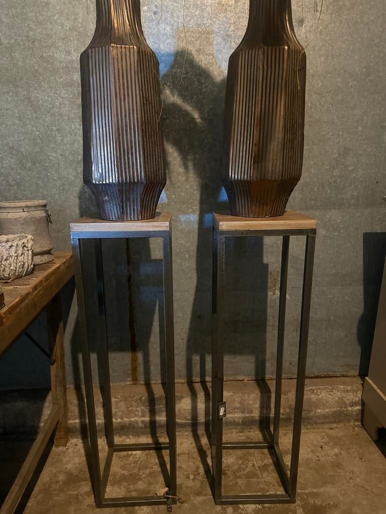 Set van 2 metalen plantenstandaards met houten blad, Huis en Inrichting, Woonaccessoires | Overige, Ophalen, Metaal, Industrieel