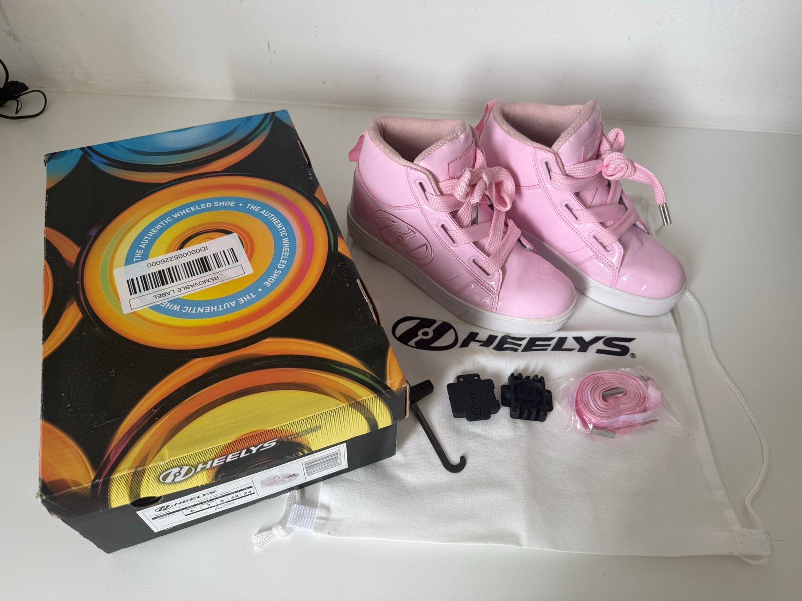 Prachtige roze laklederen Heely's mt 38 z.g.a.n. met doos, Ophalen of Verzenden, Zo goed als nieuw, Overige typen