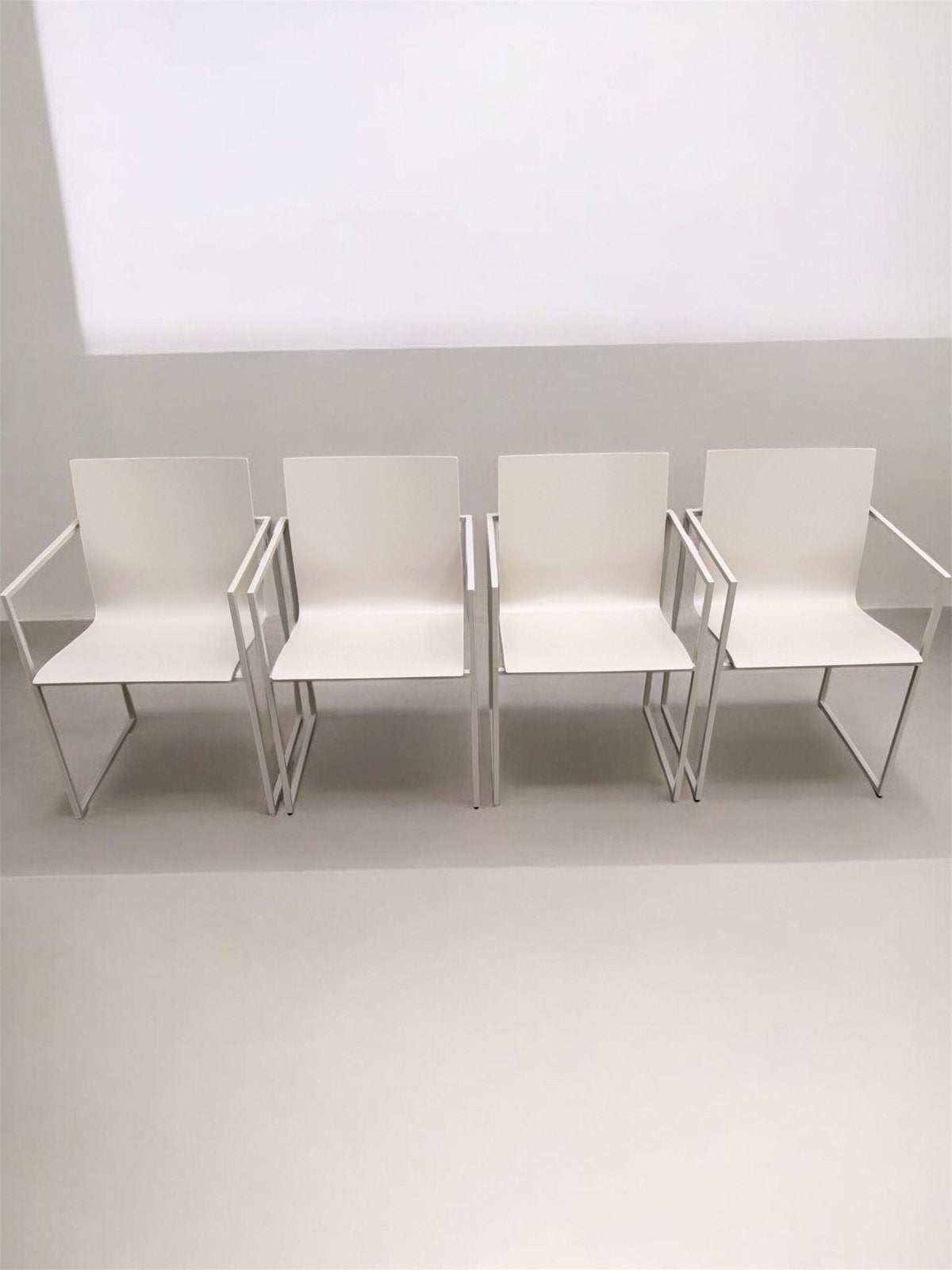 4 Arco Frame stoelen hout in de kleur dune (crème), Bruin, Leer, Ophalen of Verzenden, Zo goed als nieuw