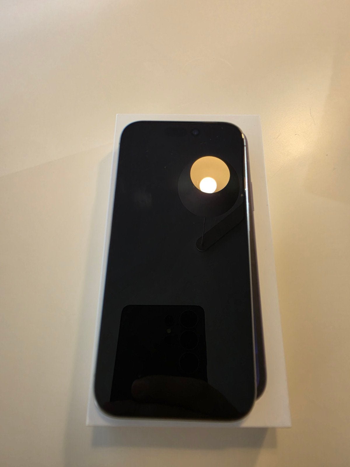 Foto 3 van Apple iPhone 15 Pro - Zo goed als nieuw