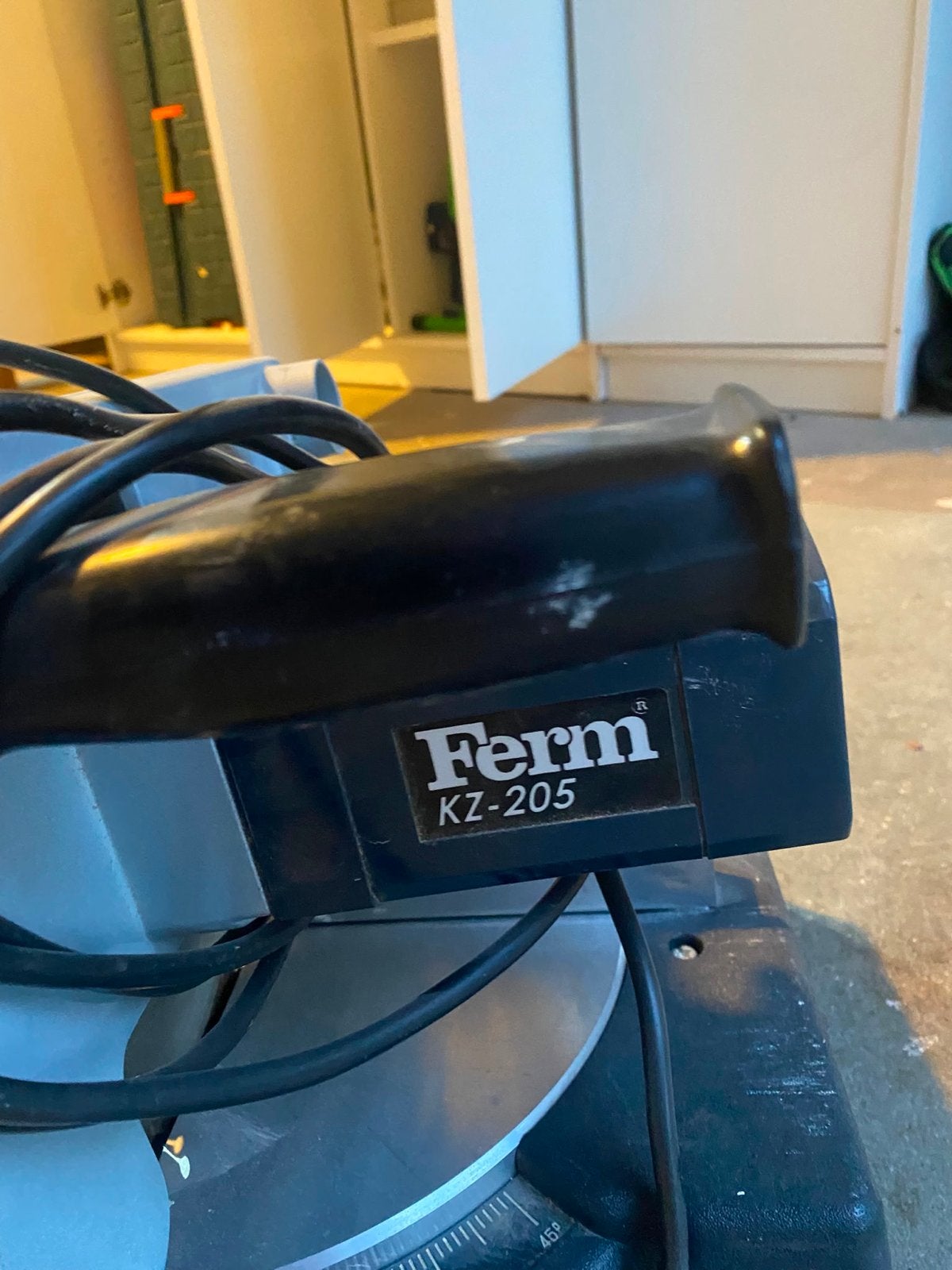 Ferm Afkortzaag KZ-205, Doe-het-zelf en Verbouw, Gereedschap | Zaagmachines, Ophalen, Gebruikt, Afkortzaag