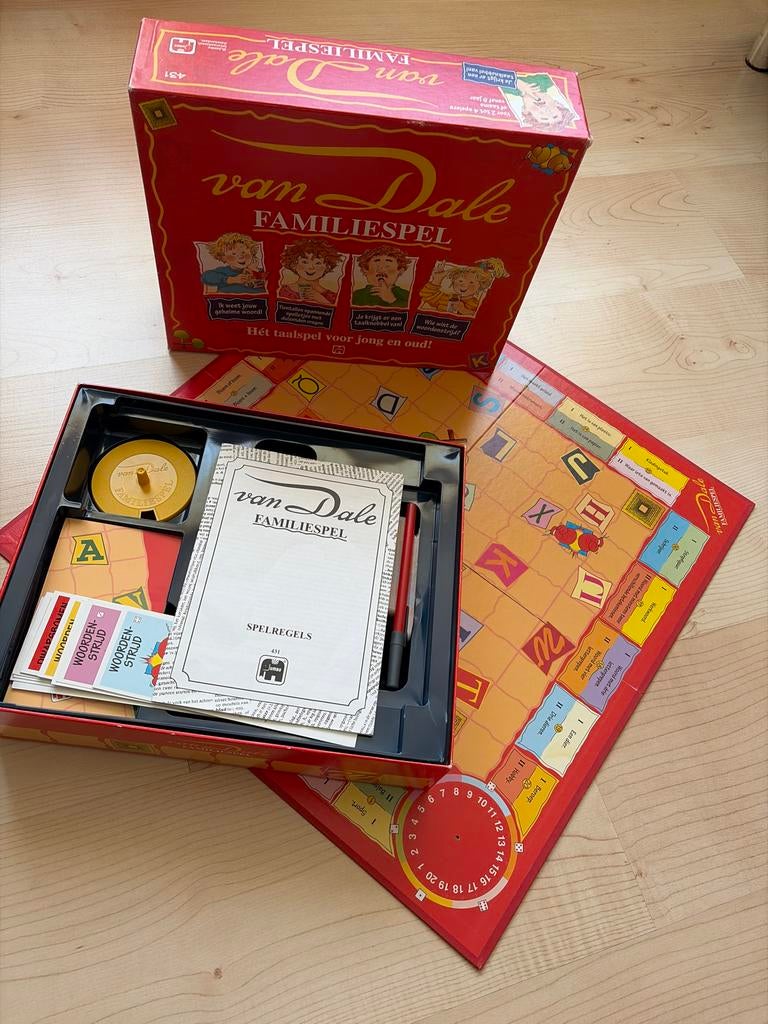 Van Dale Familiespel - Het taalspel voor jong en oud, Hobby en Vrije tijd, Gezelschapsspellen | Bordspellen, Drie of vier spelers