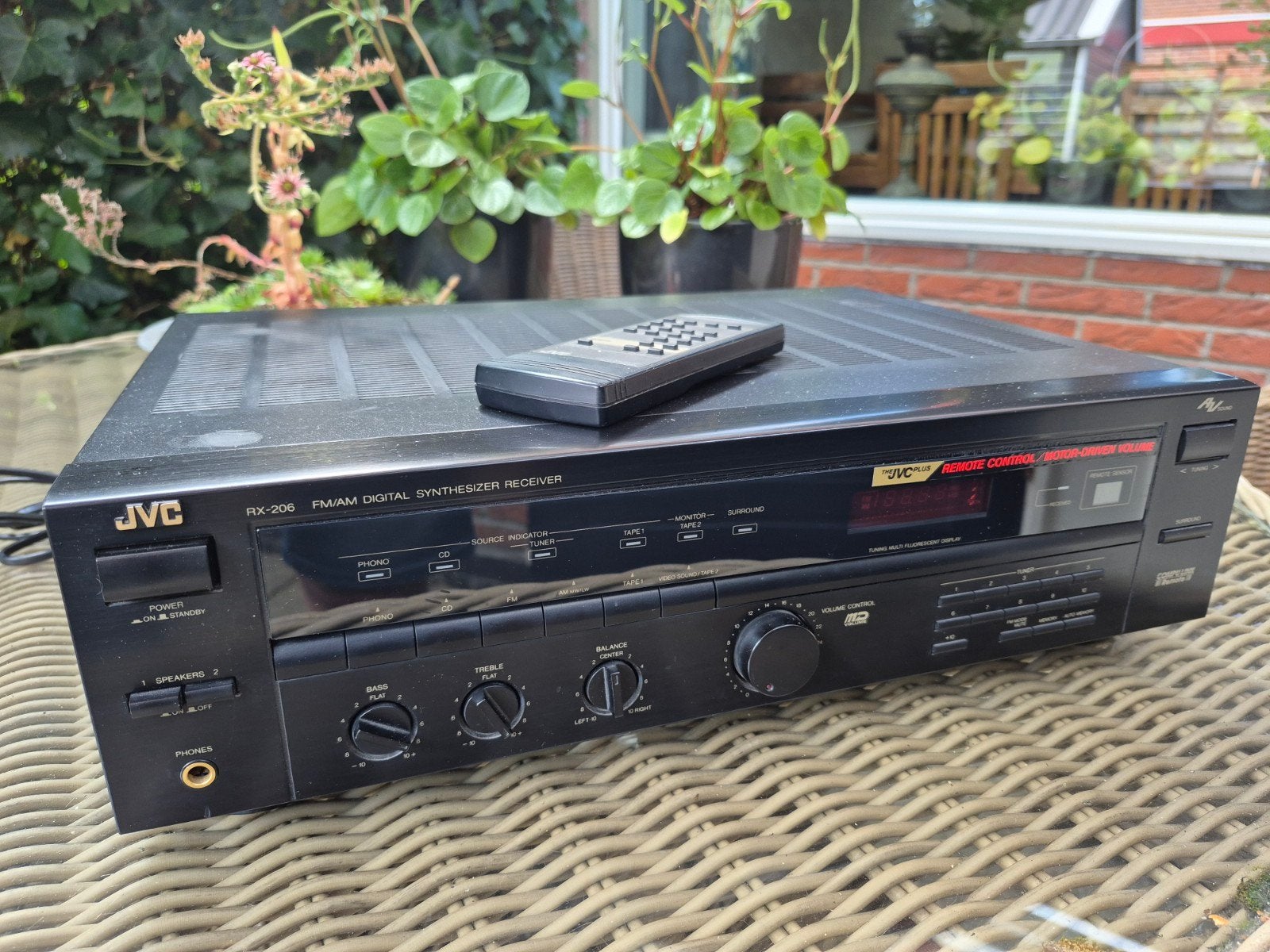 JVC RX-206 FM/AM reciever met afstandsbed, Gebruikt, JVC, Ophalen of Verzenden, Minder dan 60 watt