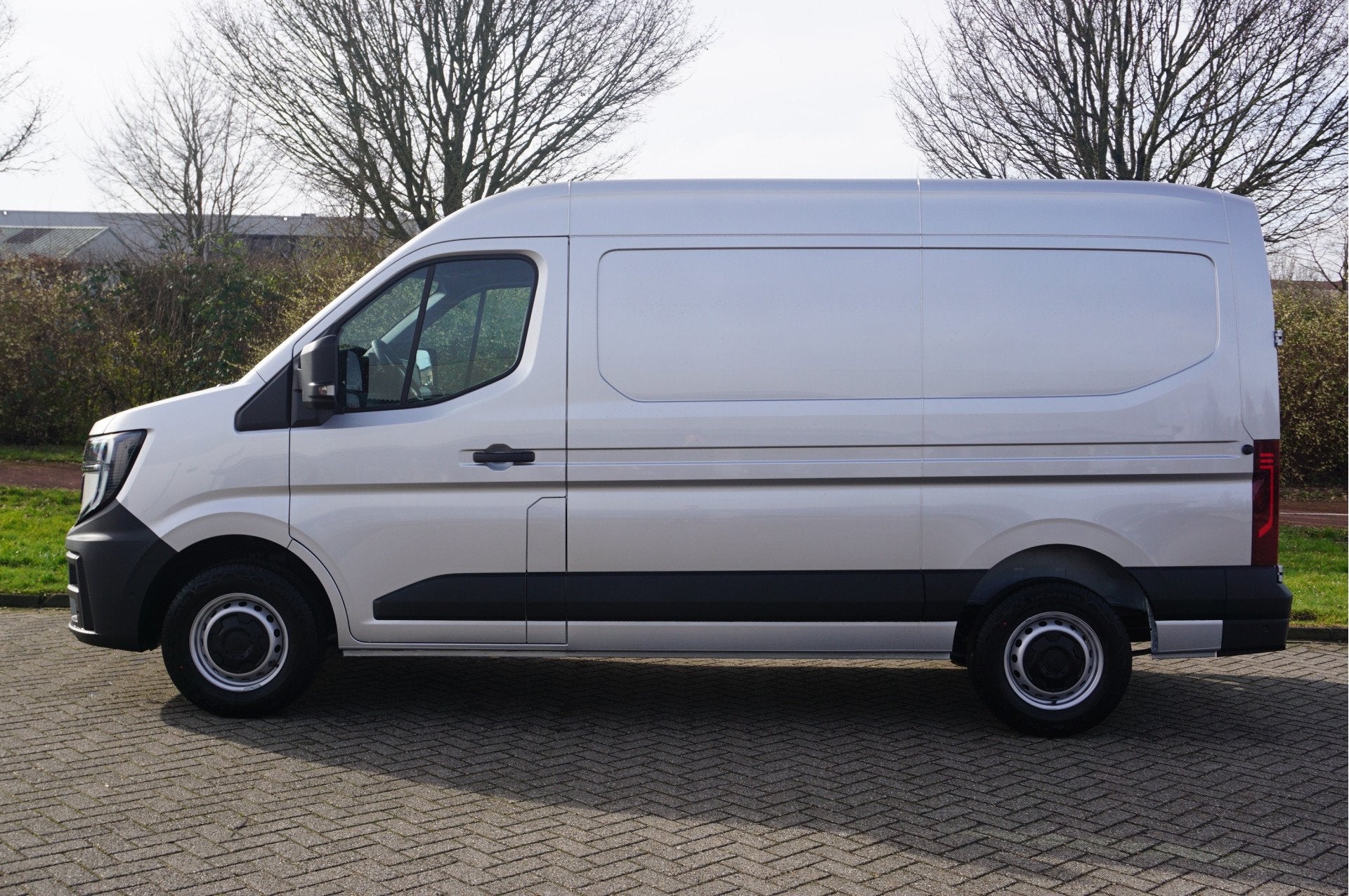 Renault Master T35 170PK L2H2 BPM VRIJ! 10" R-Link Navi, Cam, 1998 cc, Gebruikt, 4 cilinders, Renault
