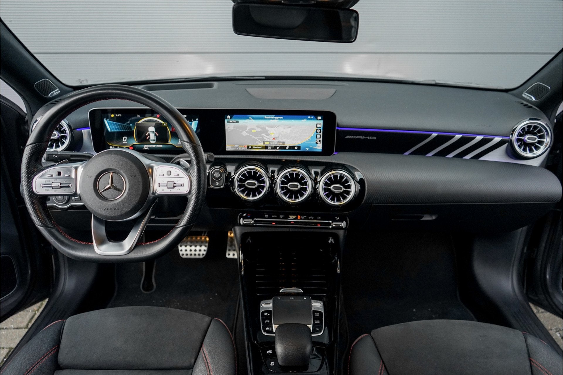 Mercedes-Benz A-Klasse AMG 35 4MATIC Limousine Night Burmest, 12 maanden, 4 cilinders, Bedrijf, Vierwielaandrijving