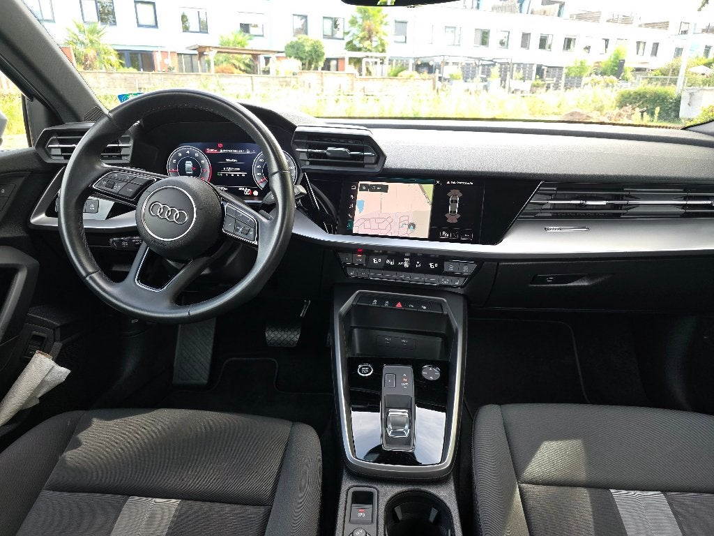 Foto 13 van Audi A3 35 Tfsi 150pk Mhev S-tronic 2023 Grijs