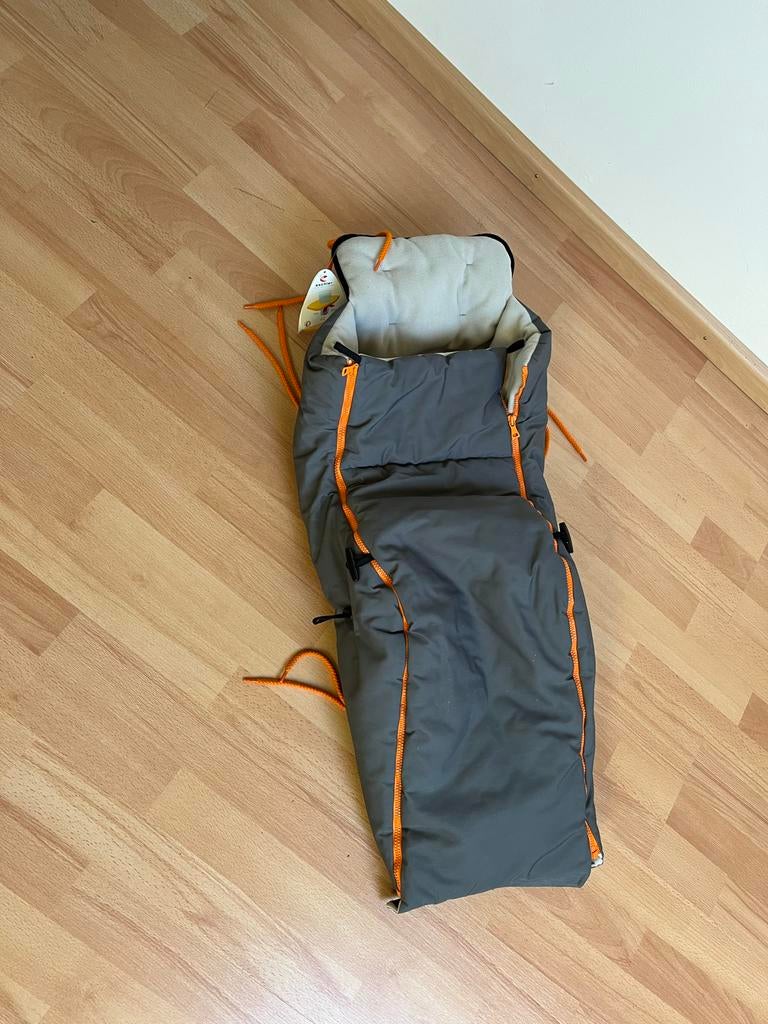 Warme baby slaapzak - Grijs met oranje accenten, Ophalen, Nieuw, Slaapzak