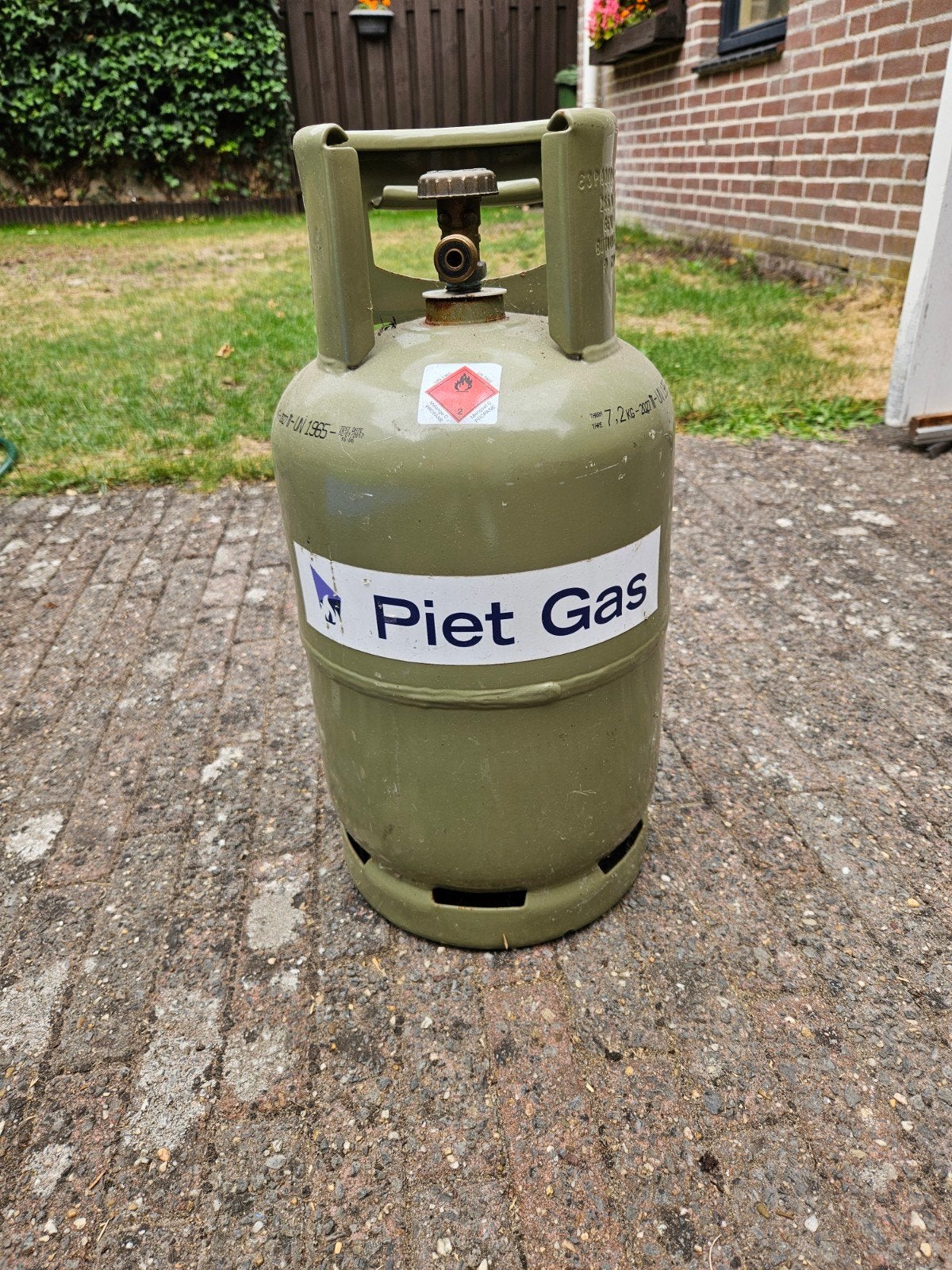 Lege gasfles staal met din aansluiting - Keuringsdatum 2027, Doe-het-zelf en Verbouw, Overige Doe-het-zelf en Verbouw, Gebruikt