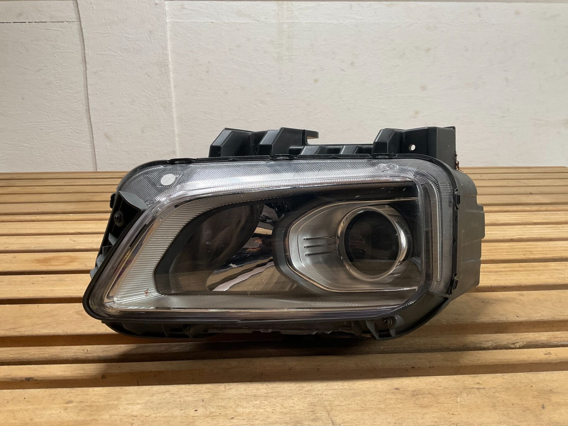 Koplamp Hyundai Kona Electric OS EV 92101J9050 B3-373, Auto-onderdelen, Gebruikt, Heolleung-ro 12
06797  Seoul, Ophalen of Verzenden