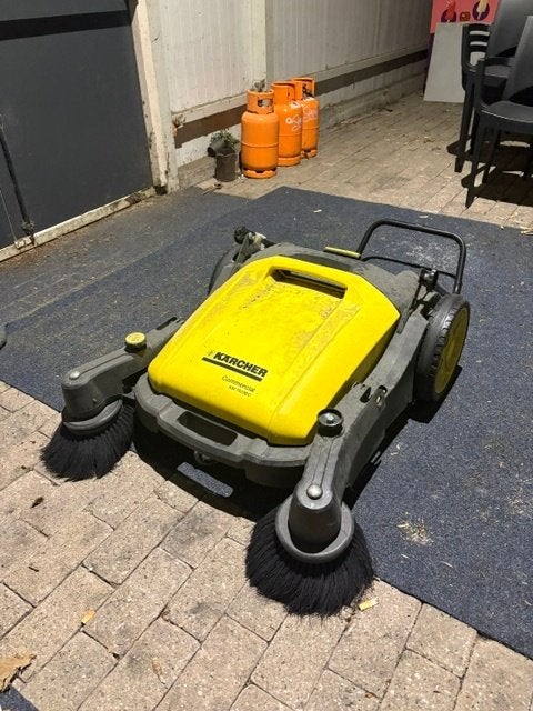 grasborstel voor onkruid en mos, Tuin en Terras, Ophalen, Cirkelmaaier, Gebruikt, Karcher K2