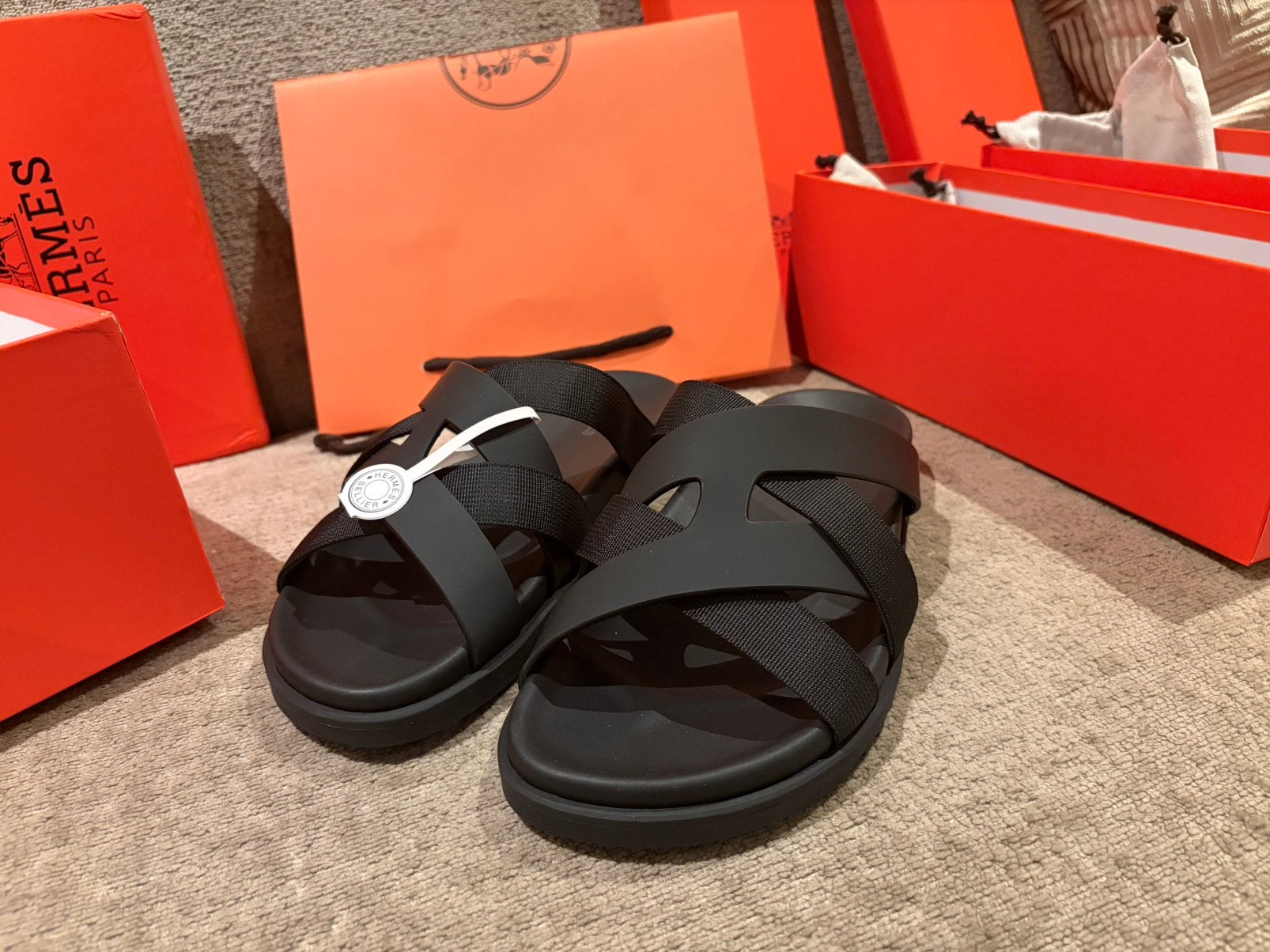 Hermes Kazimir 41, Ophalen of Verzenden, Nieuw, Zwart, Sandalen