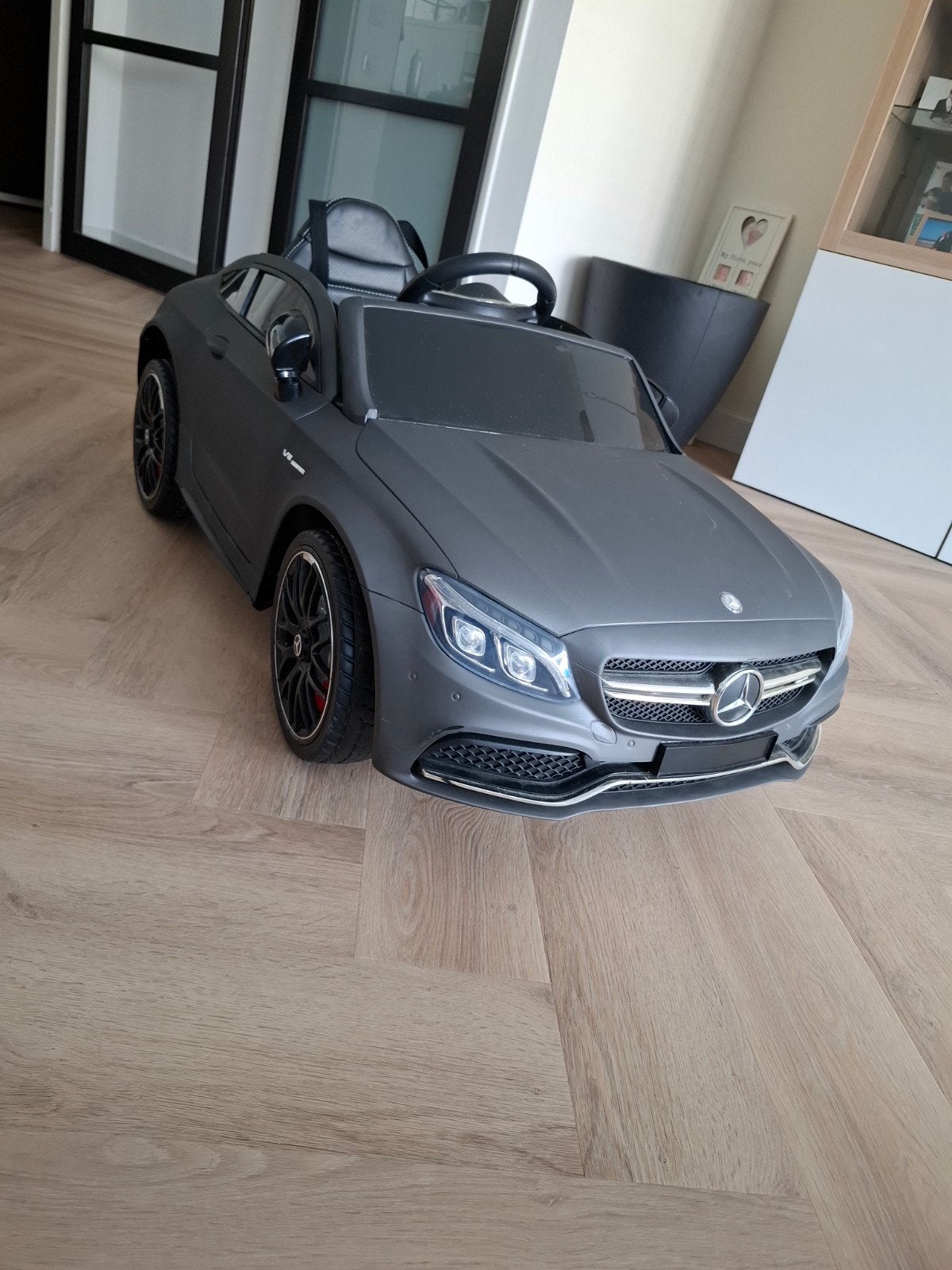 Mercedes-Benz C63 AMG Kinderauto met geluid en AUX, Ophalen, Zo goed als nieuw