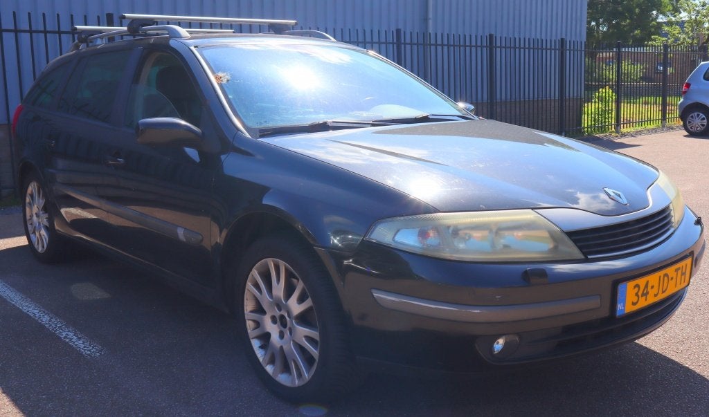 Renault Laguna Grand Tour 1.8-16V Dynamique Automaat Apk 4-7, Laguna, 1325 kg, Gebruikt, Zwart
