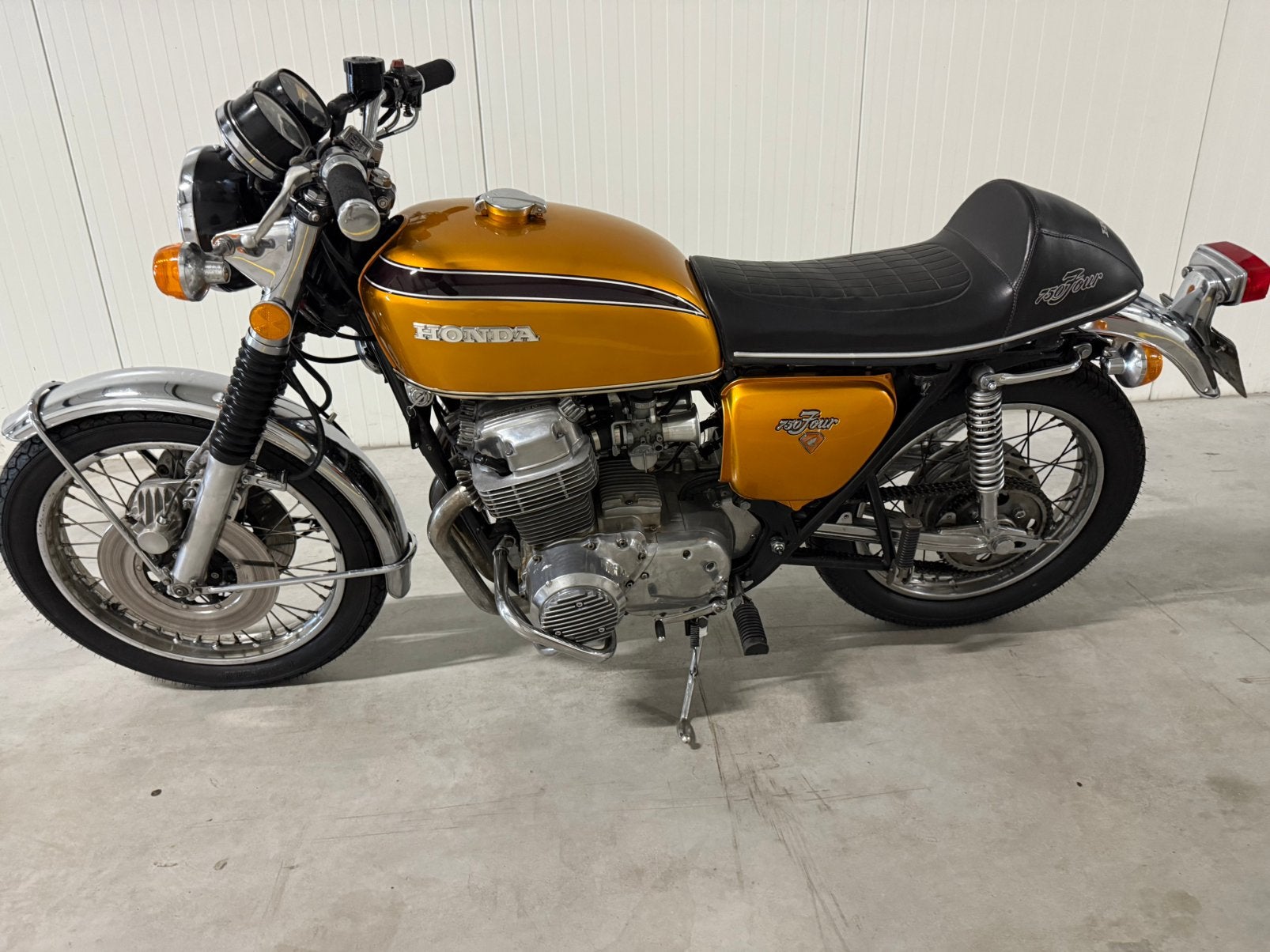 Honda motor CB750 Four, 750 cc, 4 cilinders, Toermotor