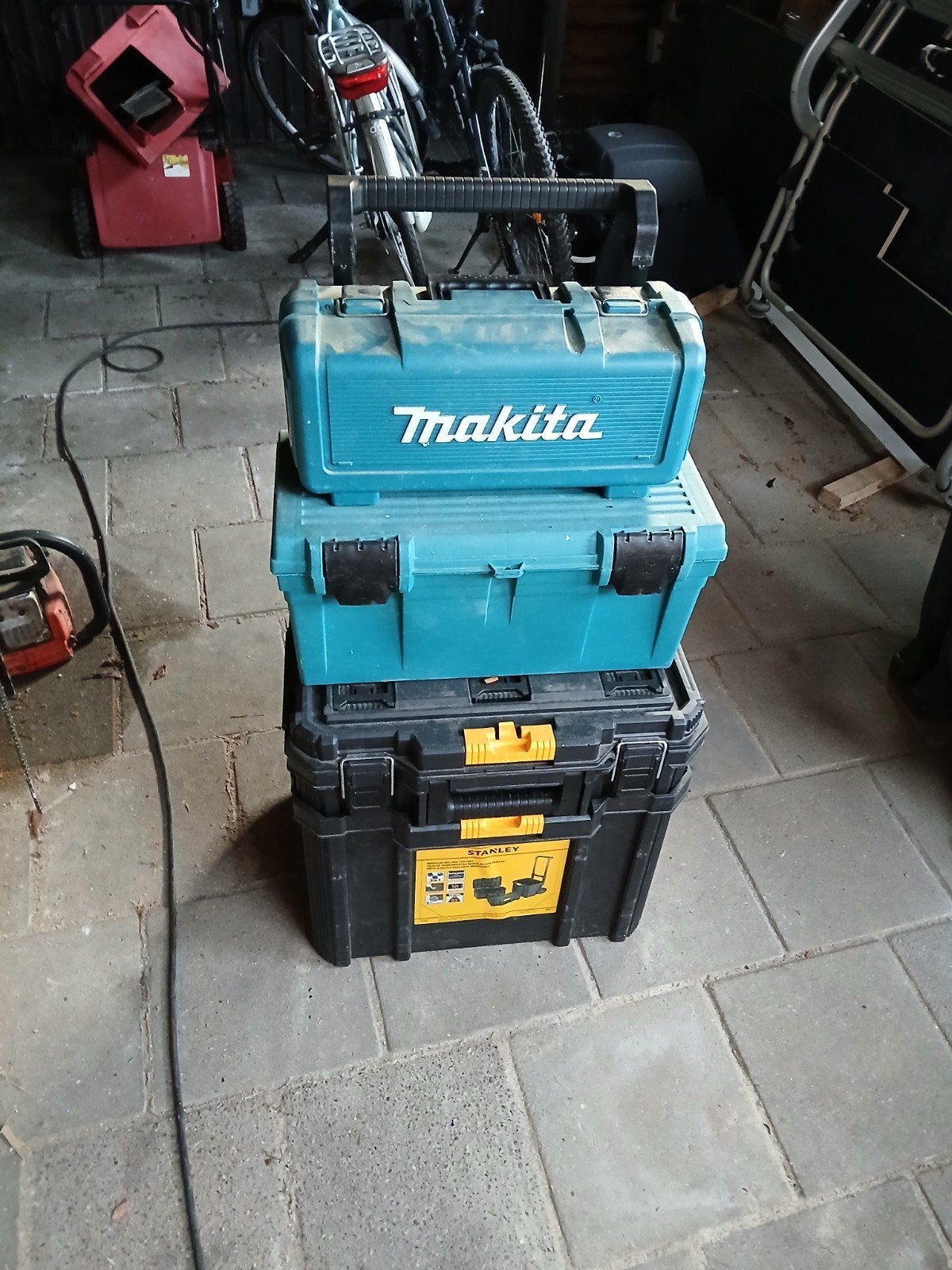 gereedschapsbakken, Ophalen