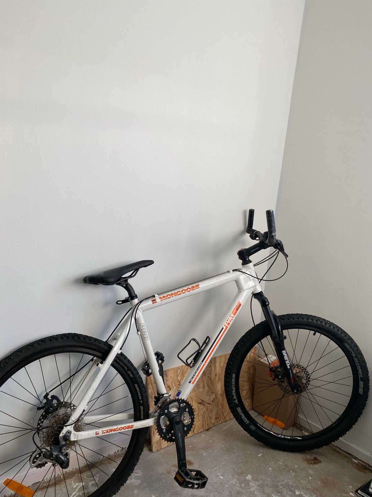 Mongoose Pro Mountainbike - Opknapper, Gebruikt, Hardtail, Heren, 49 tot 53 cm