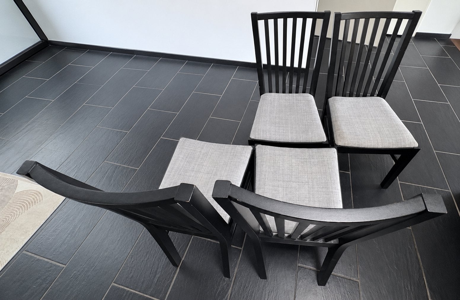 Eettafel uitschuifbaar + 4 eetkamerstoelen, Ophalen, Gebruikt, Eettafel, 4 zitplaatsen