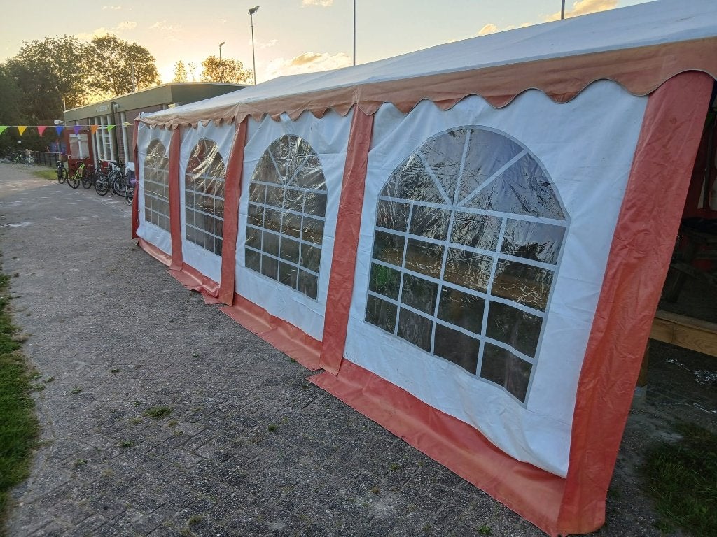 Grote partytent, Ophalen