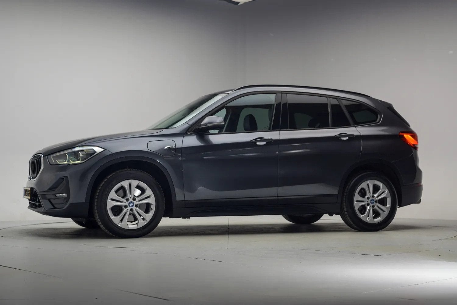 BMW X1 xDrive25e High Executive [ Leder Navi prof. HUD Stoel, Dealer onderhouden, Gebruikt, 750 kg, Verwarmde buitenspiegels