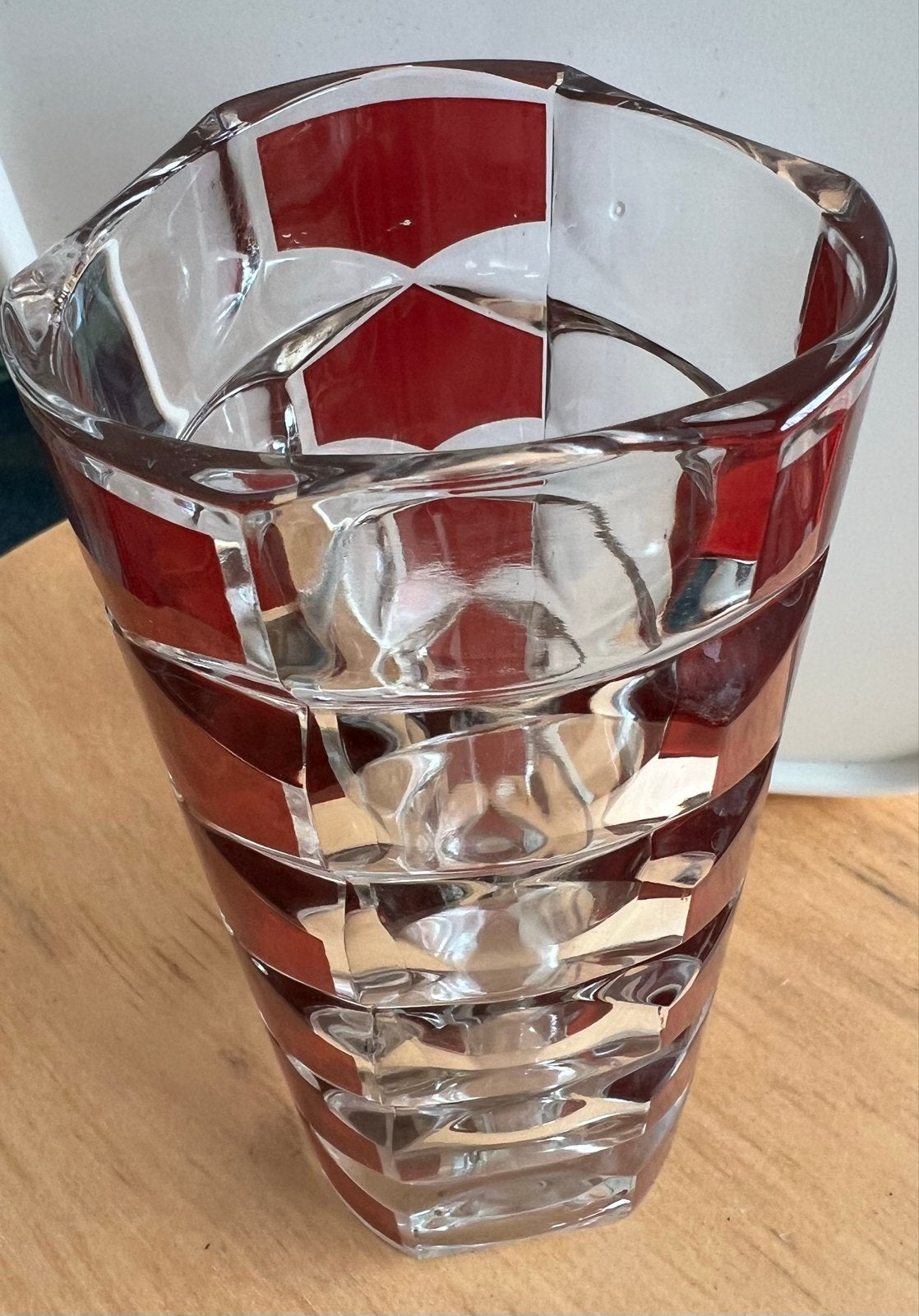 Vintage Luminarc Windsor Vaas - Robijnrood Geometrisch Glas, Ophalen of Verzenden