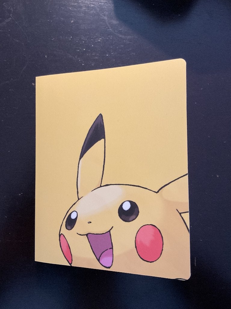 Pikachu map 7 met 80 Pokémon kaarten, gemixte sets, Ophalen of Verzenden, Nieuw, Meerdere kaarten, Foil