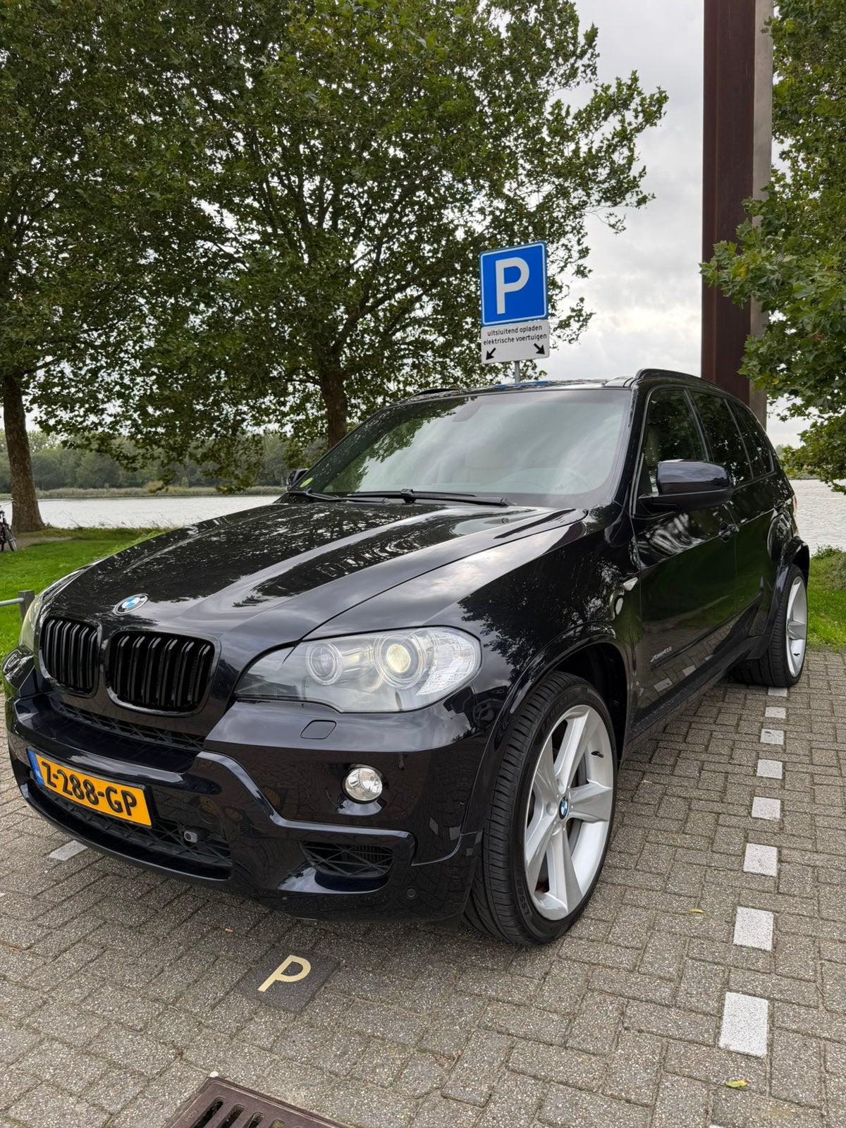 Youngtimer januari 2009: BMW X5 xdrive48i, Auto's, Automaat, Parkeerassistent, 138 €/maand, Zwart
