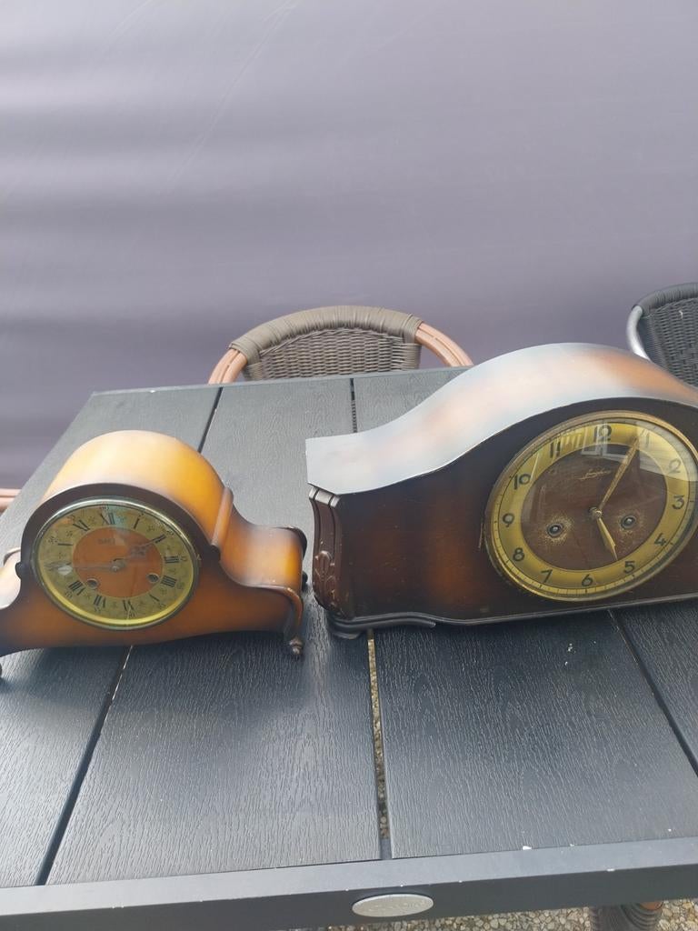 2 Vintage Klokken - Junghans en onbekend merk, Antiek en Kunst, Ophalen of Verzenden