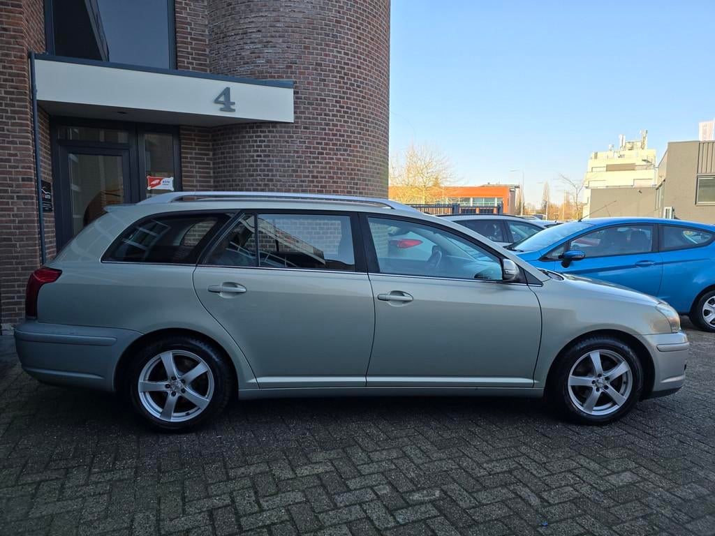 Toyota Avensis Wagon 1.8 VVTi Luna Apk |Clima |Nap, Voorwielaandrijving, 1794 cc, 4 cilinders, Handgeschakeld