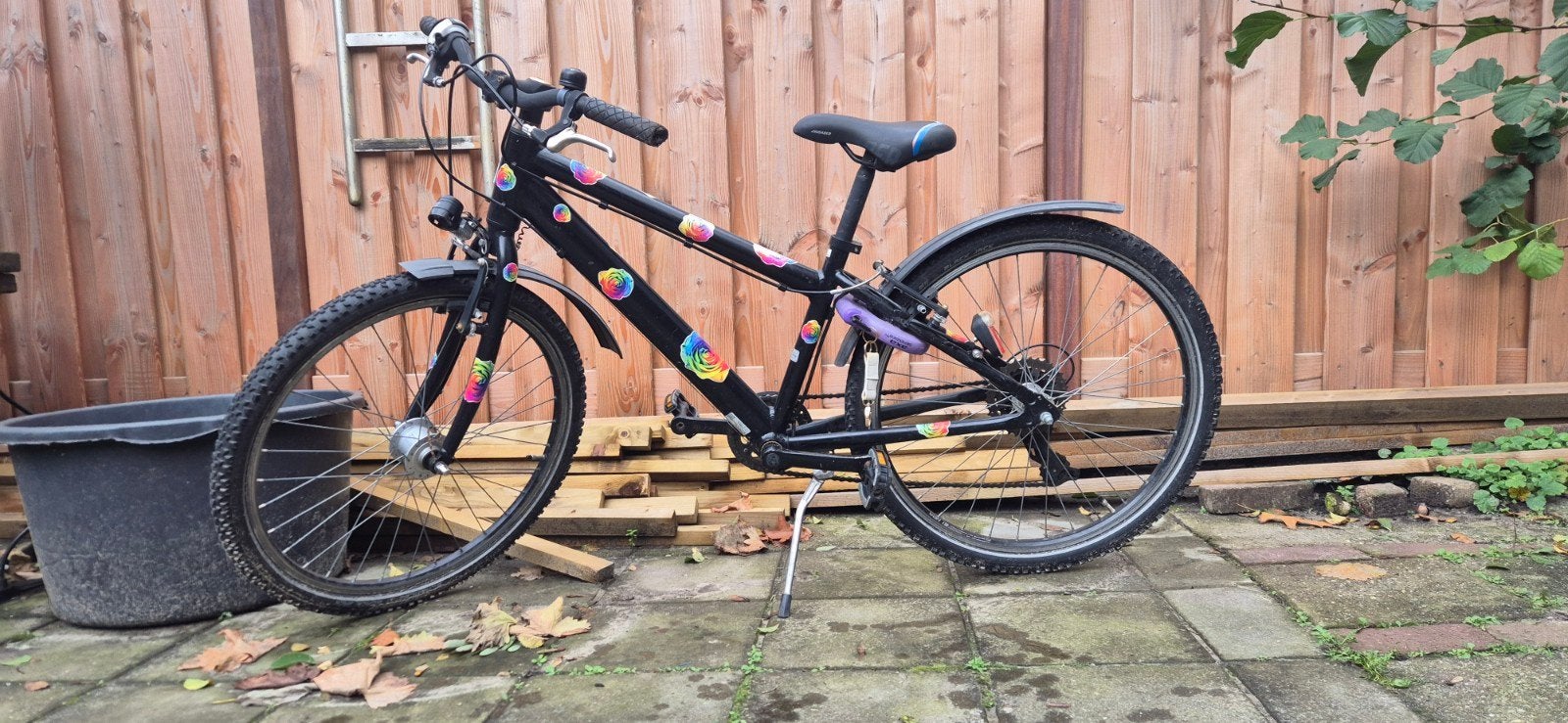 Puky 24 inch Mountainbike - Zwart met bloemen stickers, Ophalen, Gebruikt, Velgrem, Overige merken
